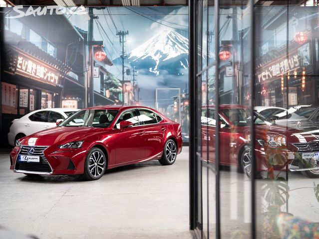 Lexus IS